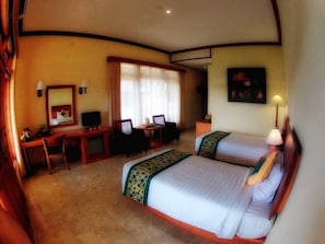 Down duvets, Select Comfort beds, minibar, in-room safe - Langon Bali Resort (Nusa Dua)