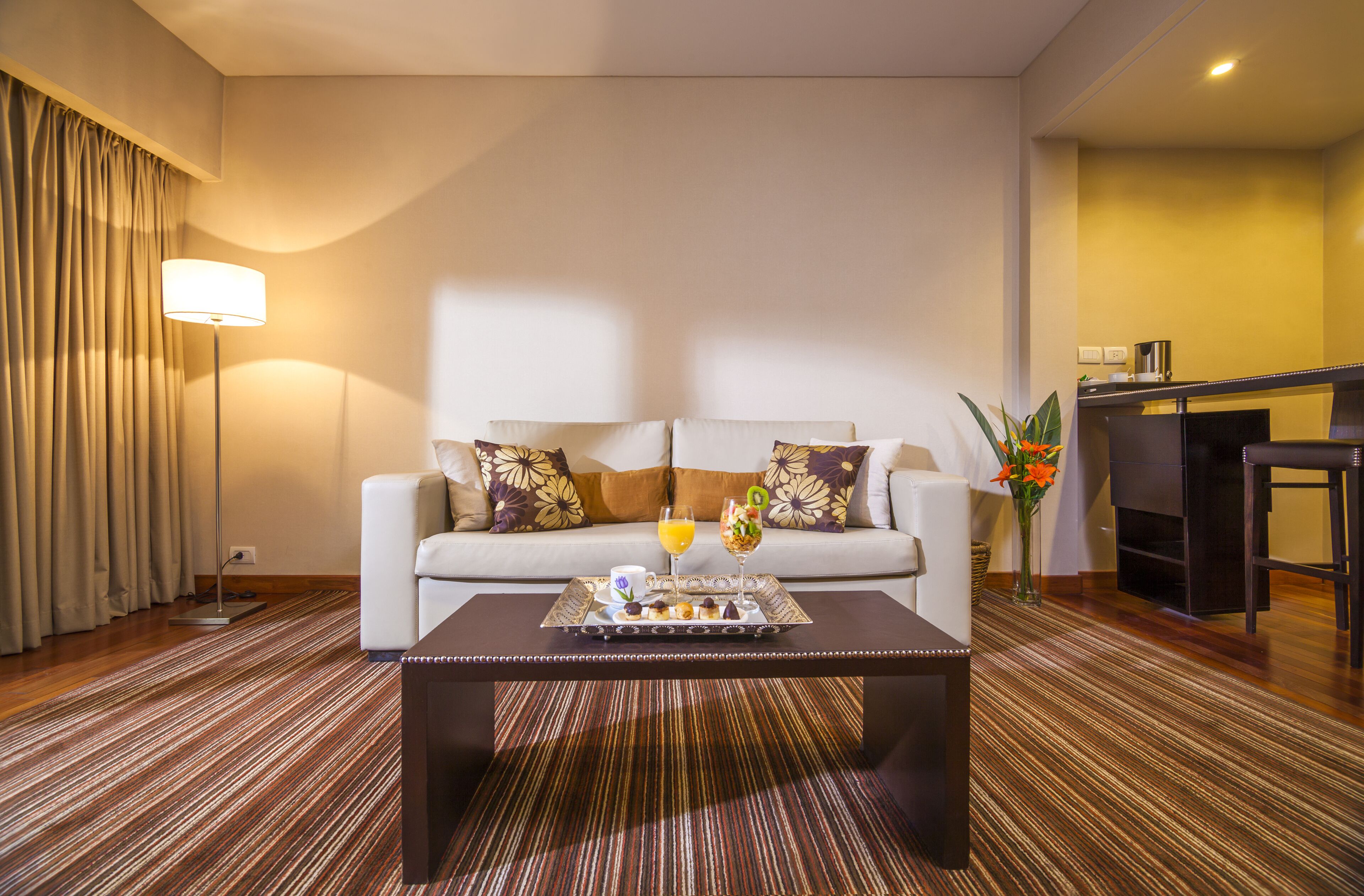 suite (glu) | premium bedding, down duvets, minibar, in-room safe