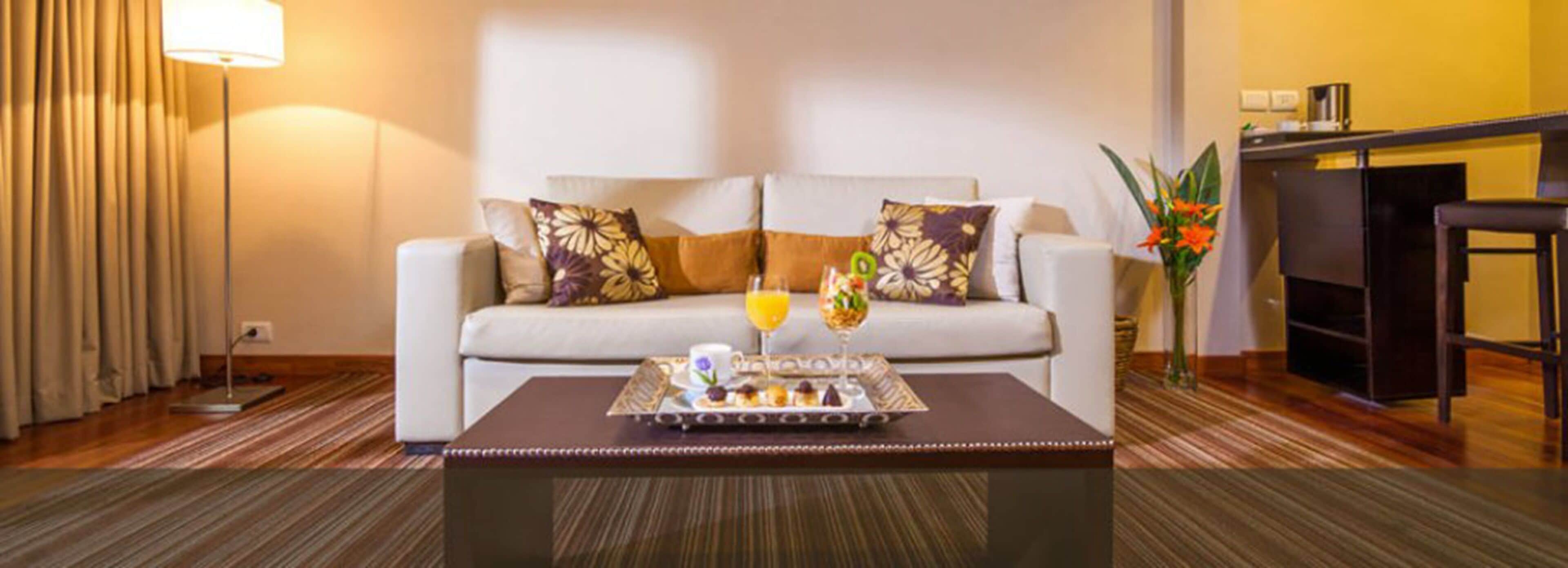 suite (glu) | premium bedding, down duvets, minibar, in-room safe