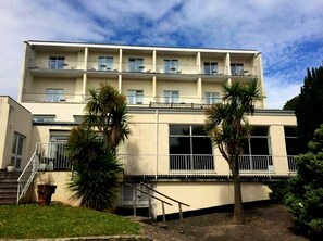 Exterior - Diamond Hotel (Torquay)