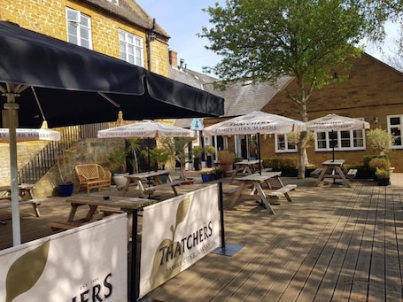 Terrace/patio. The Worlds End
