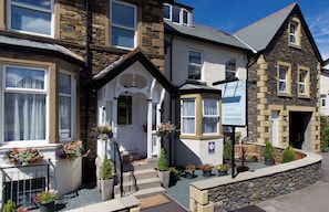 Family Room, Ensuite | Street view