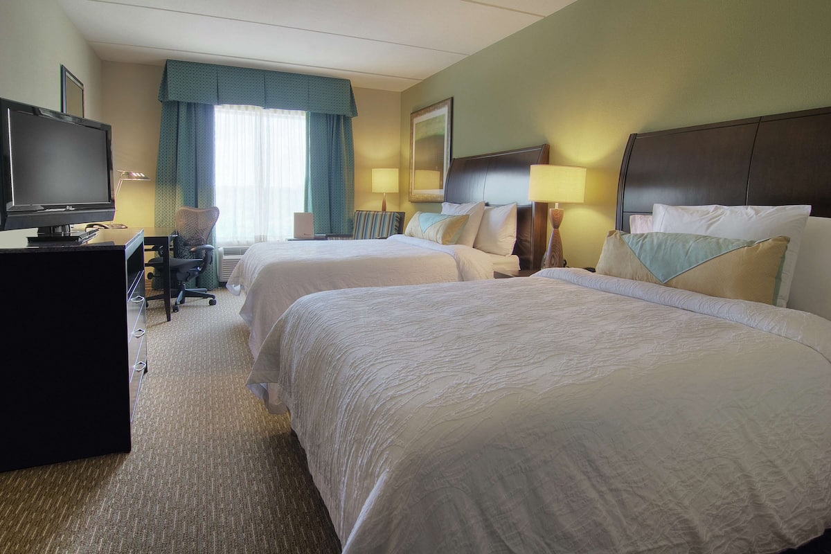 Premium bedding, down comforters, Tempur-Pedic beds, in-room safe