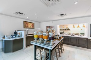 Daily full breakfast for a fee - Hilton Garden Inn Houston/Sugar Land (Sugar Land)