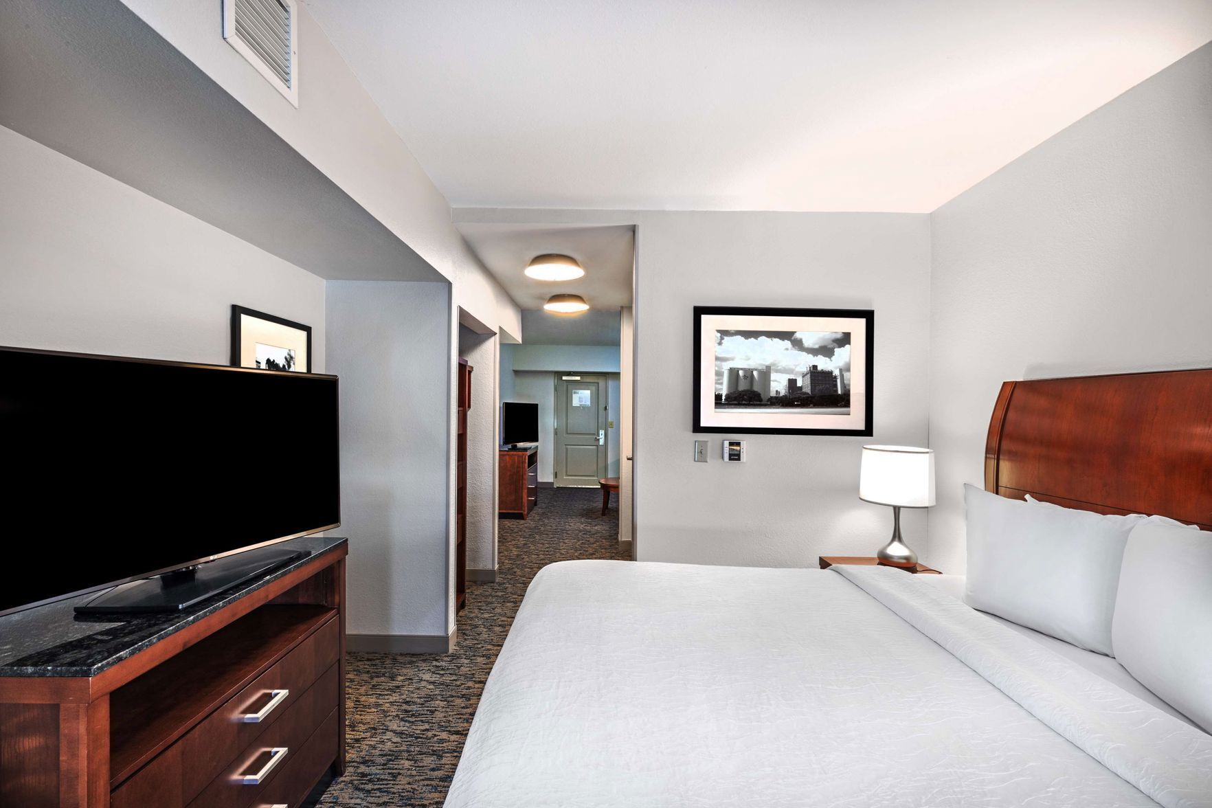 Premium bedding, in-room safe, individually decorated