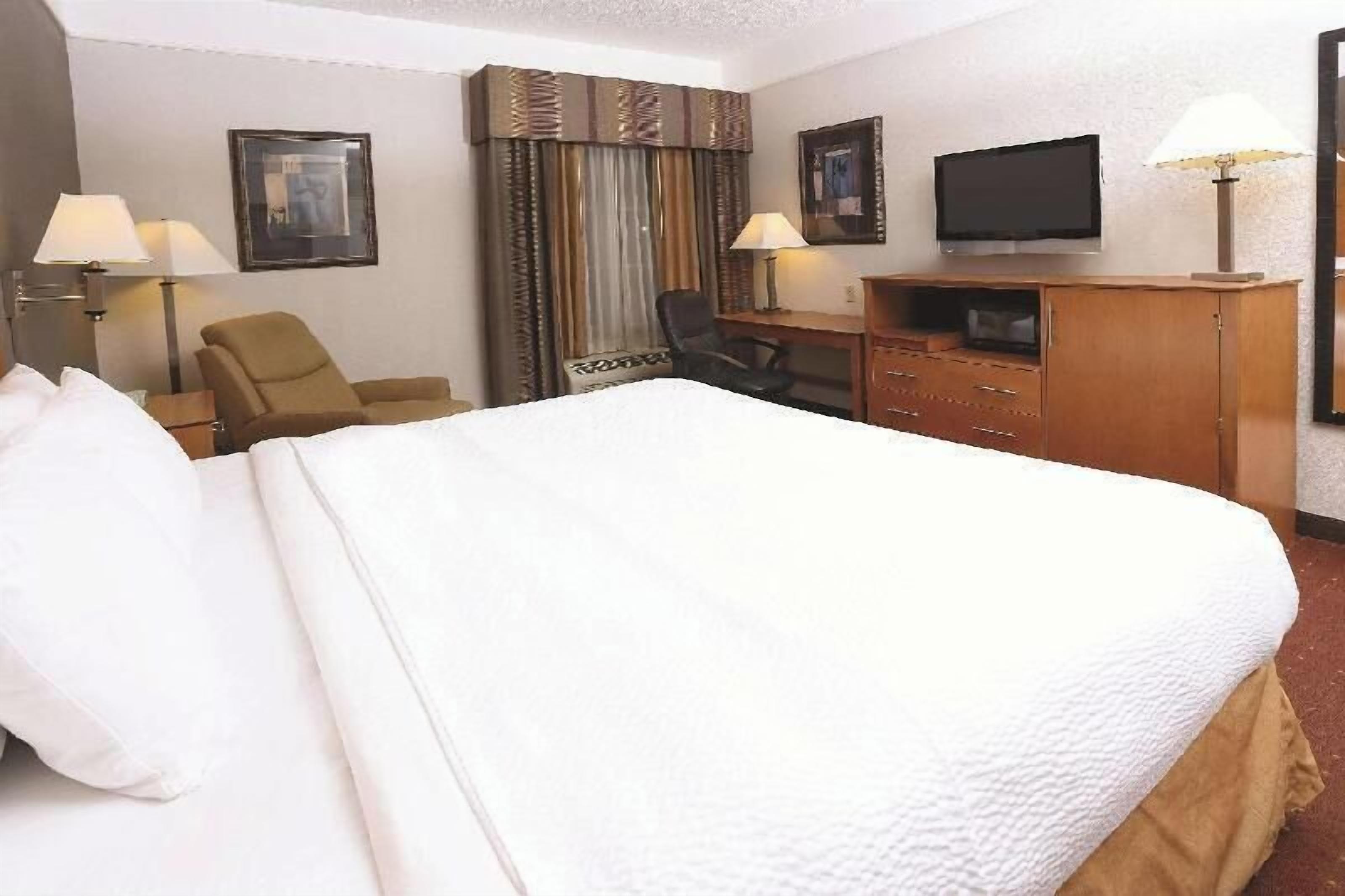Premium bedding, pillowtop beds, in-room safe, desk