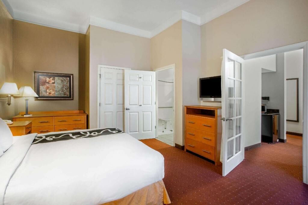 Premium bedding, pillowtop beds, in-room safe, desk
