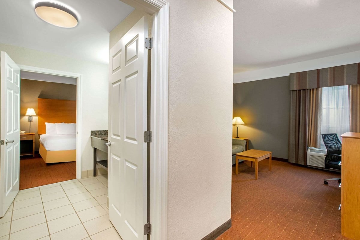 Premium bedding, pillow-top beds, in-room safe, desk