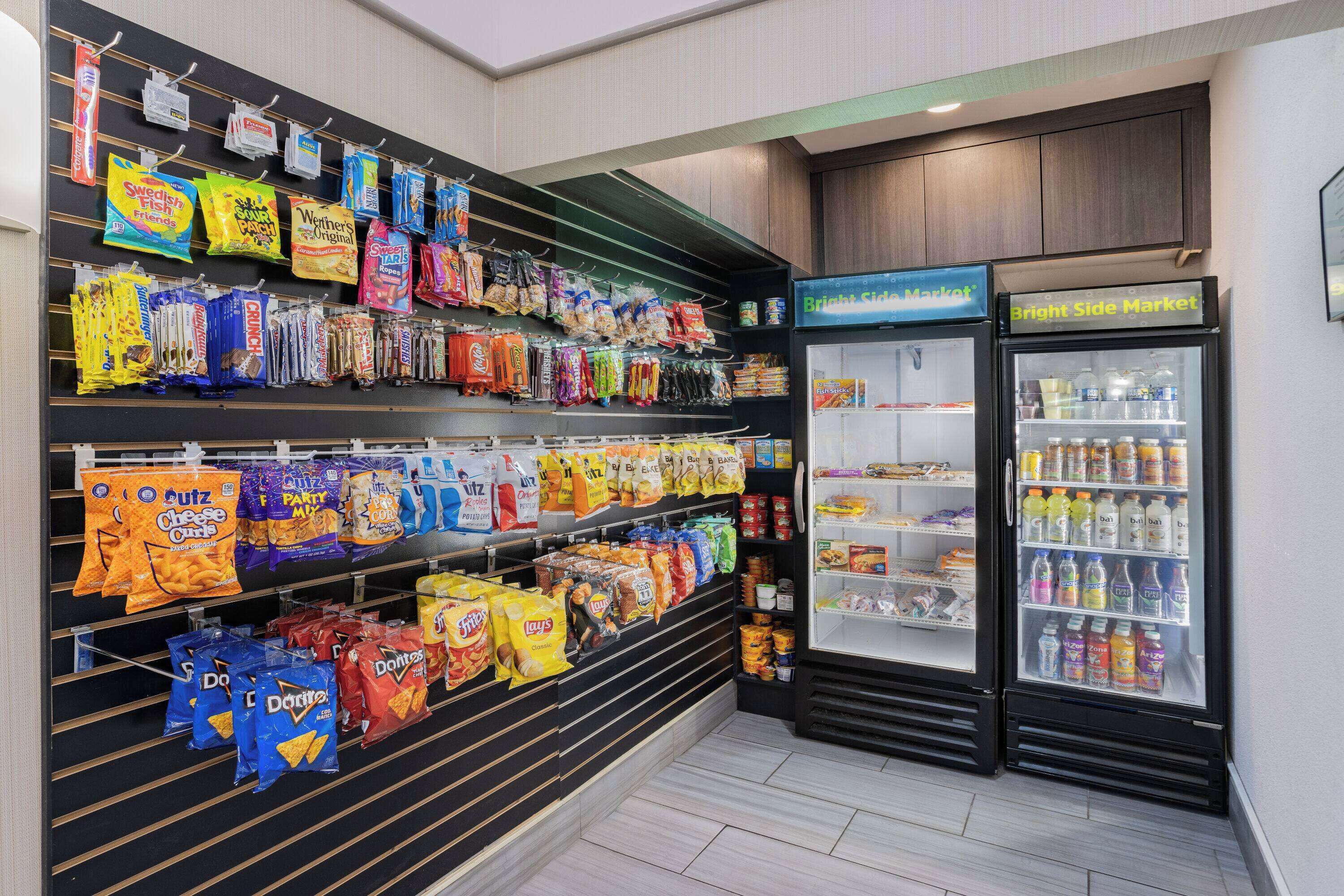 Photo - La Quinta Inn & Suites by Wyndham Norfolk