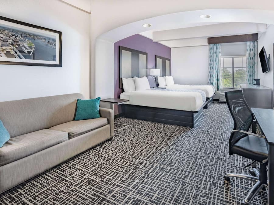 Studiosuite – deluxe, 2 queensize-senger, ikke-røyk | Sengetøy av topp kvalitet, senger med overmadrass og safe på rommet