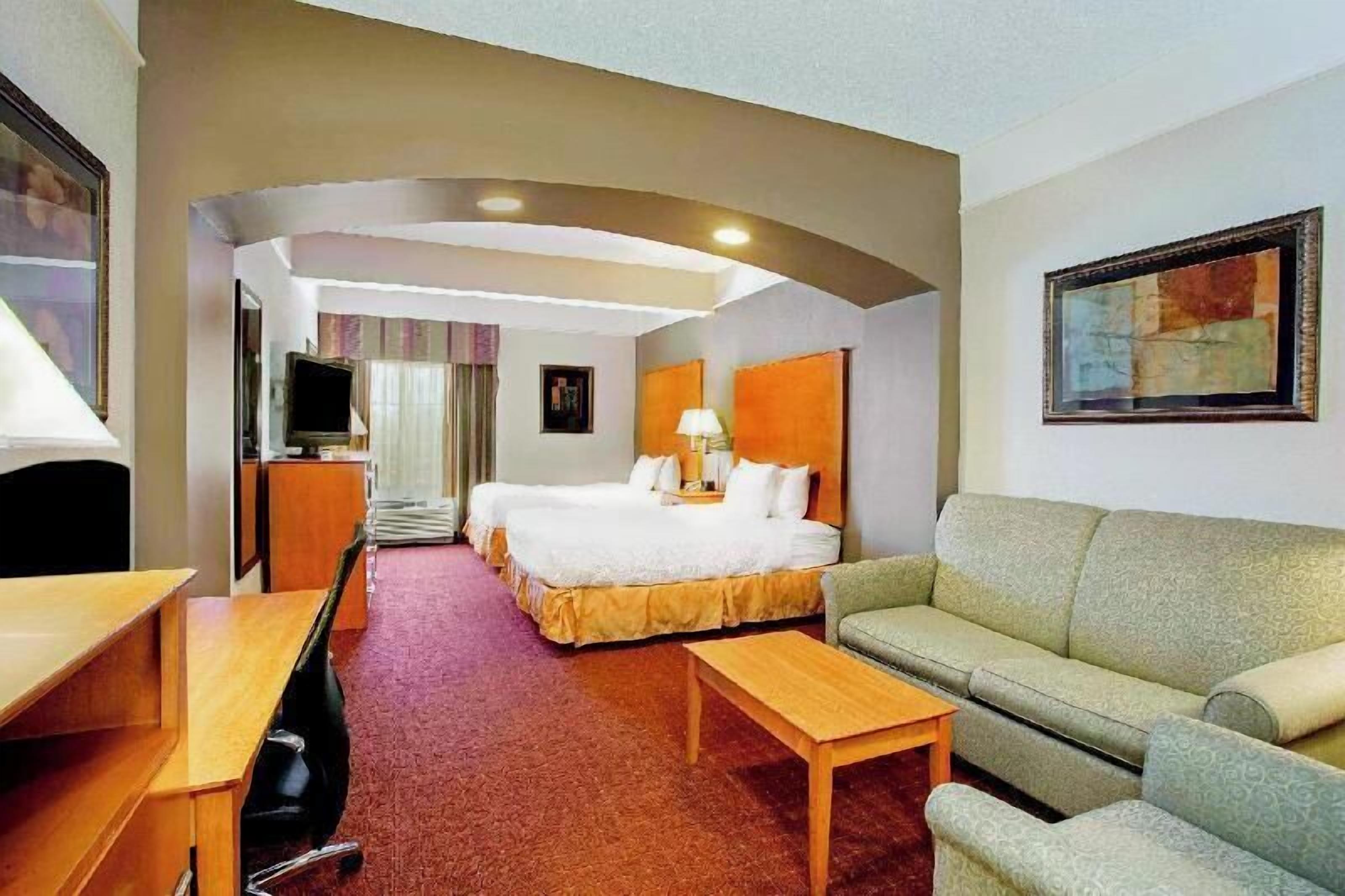 Premium bedding, pillowtop beds, in-room safe, desk