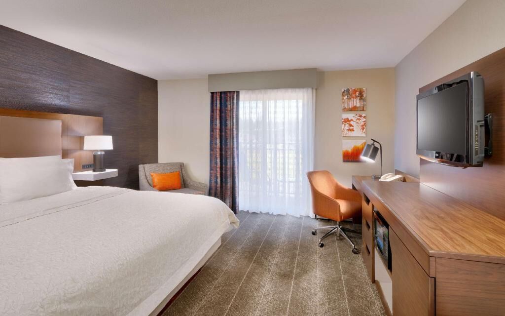 In-room safe, iron/ironing board, free wired internet, bed sheets