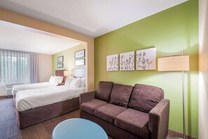 Svíta - 2 tvíbreið rúm - reyklaust | Öryggishólf í herbergi, sérhannaðar innréttingar, skrifborð