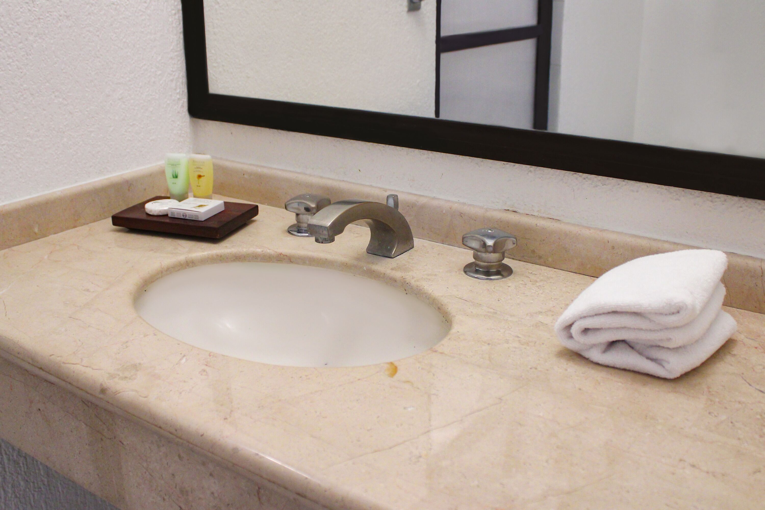 standard double room, 1 bedroom, city view | bathroom | shower, free toiletries, towels