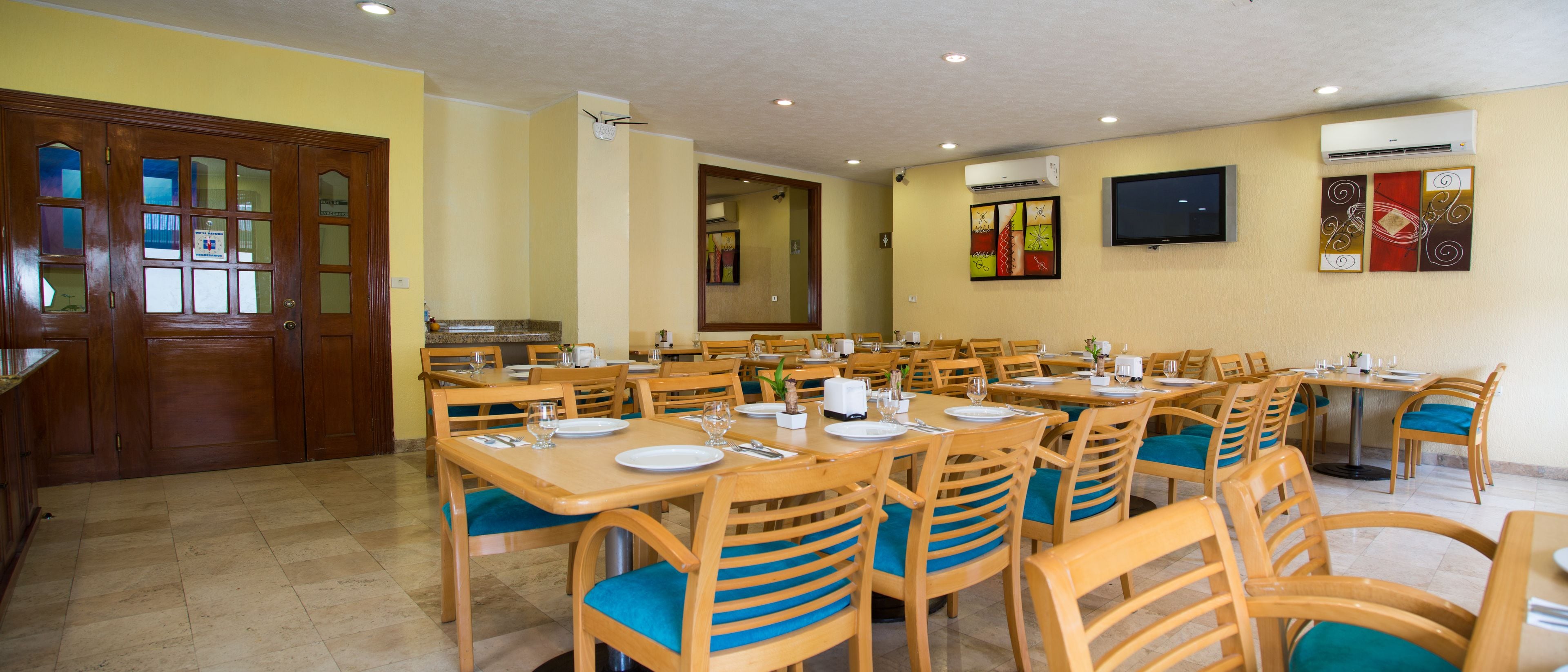 Se sirven desayunos, comidas y cenas 