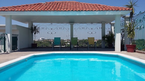 Hotel & Suites Real del Lago