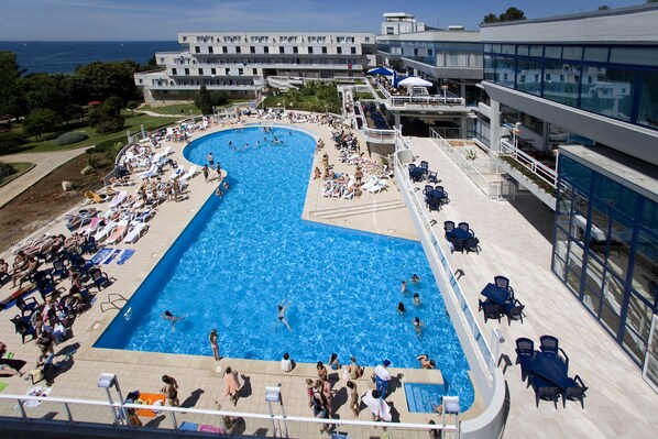 Outdoor pool, pool umbrellas, pool loungers