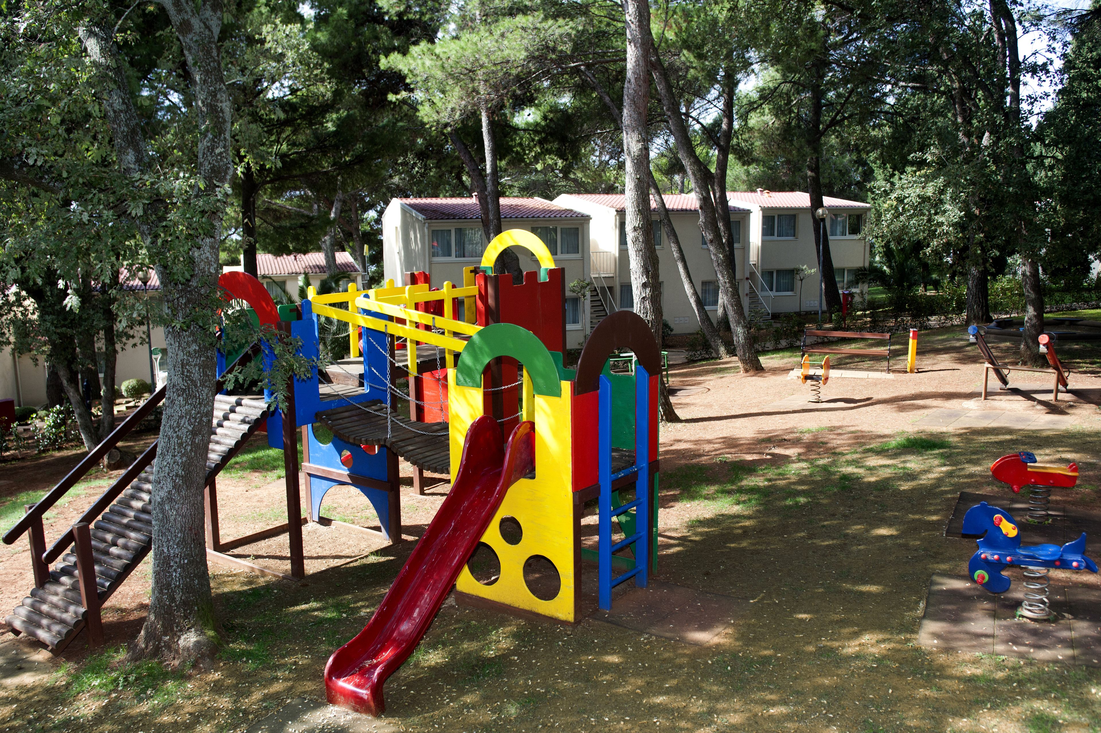 children’s play area – outdoor