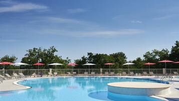 Piscine extérieure (ouverte en saison)