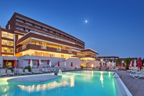 2 outdoor pools, pool umbrellas, pool loungers - Hotel Albatros Plava Laguna (Porec)