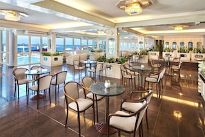 Lobby-Lounge