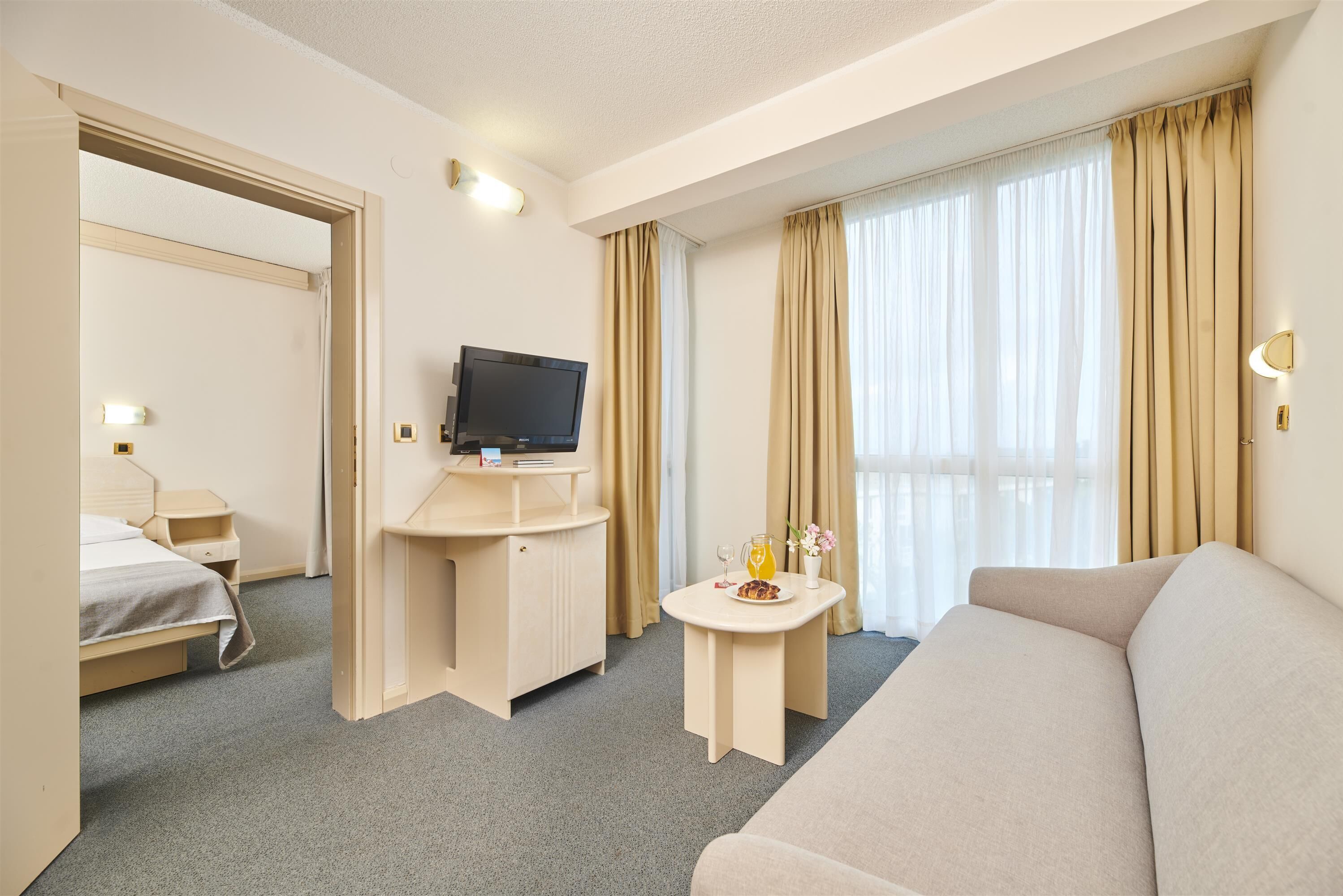 19-inch tv with satellite channels