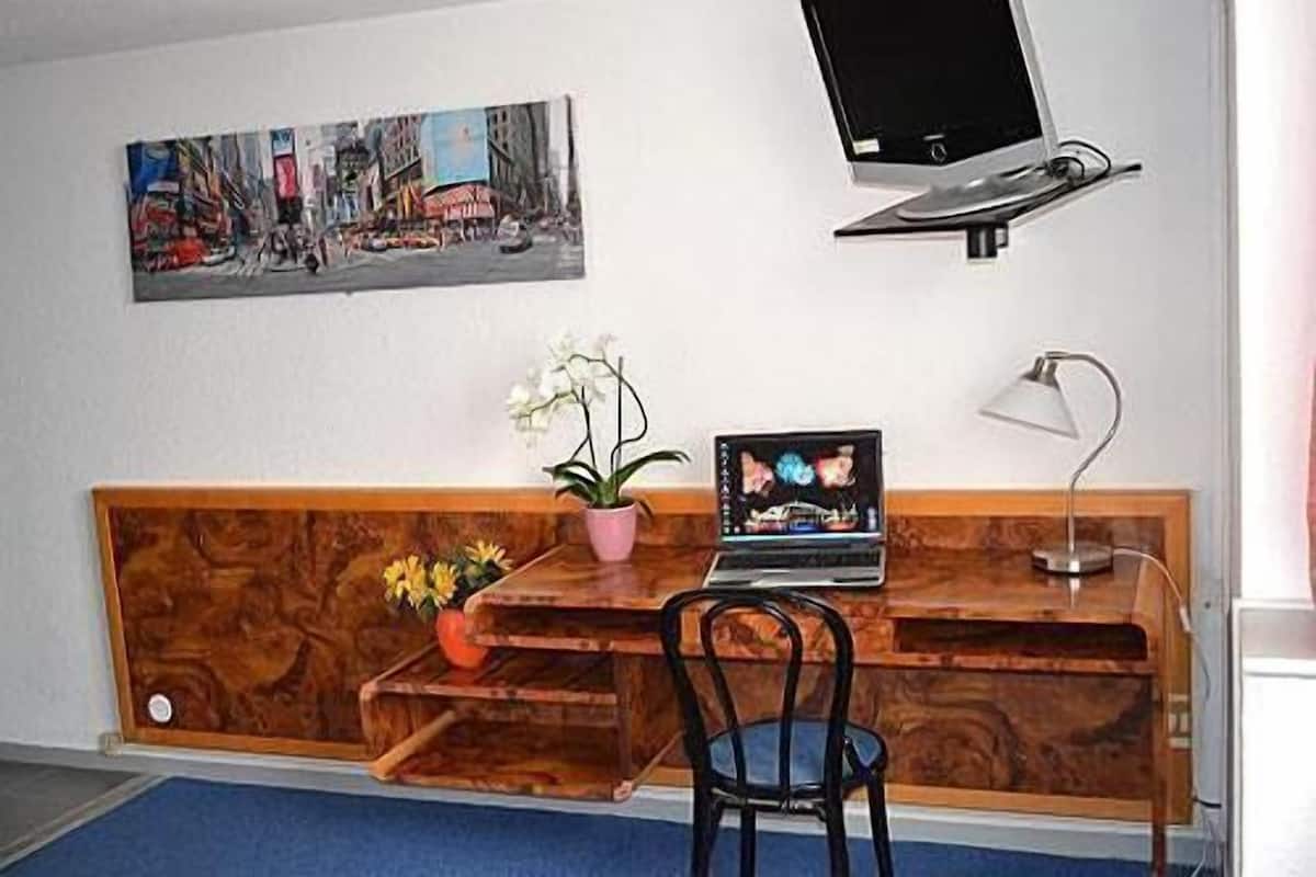 Premium bedding, individually decorated, individually furnished, desk