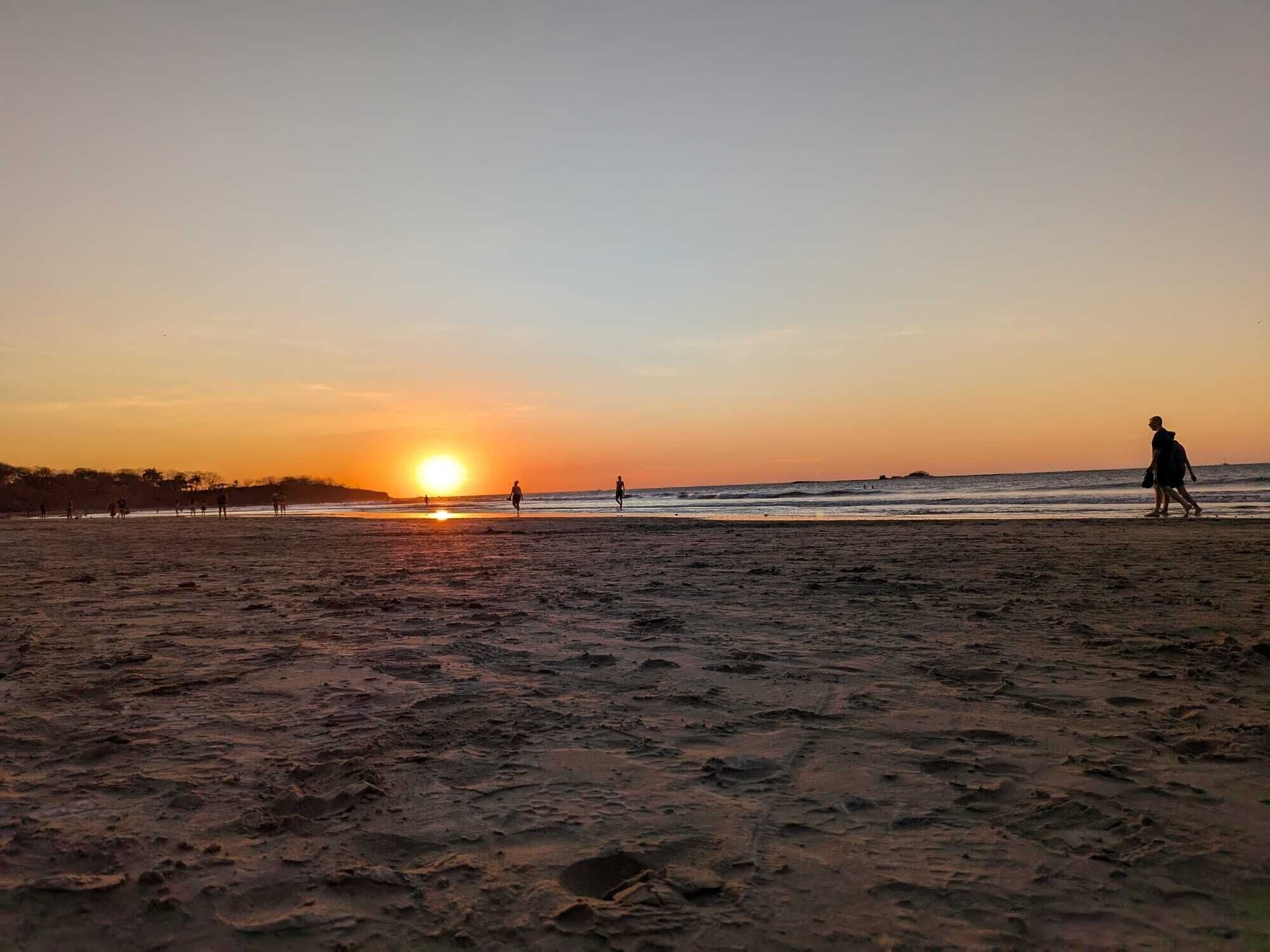 beach nearby, white sand, beach shuttle, beach towels