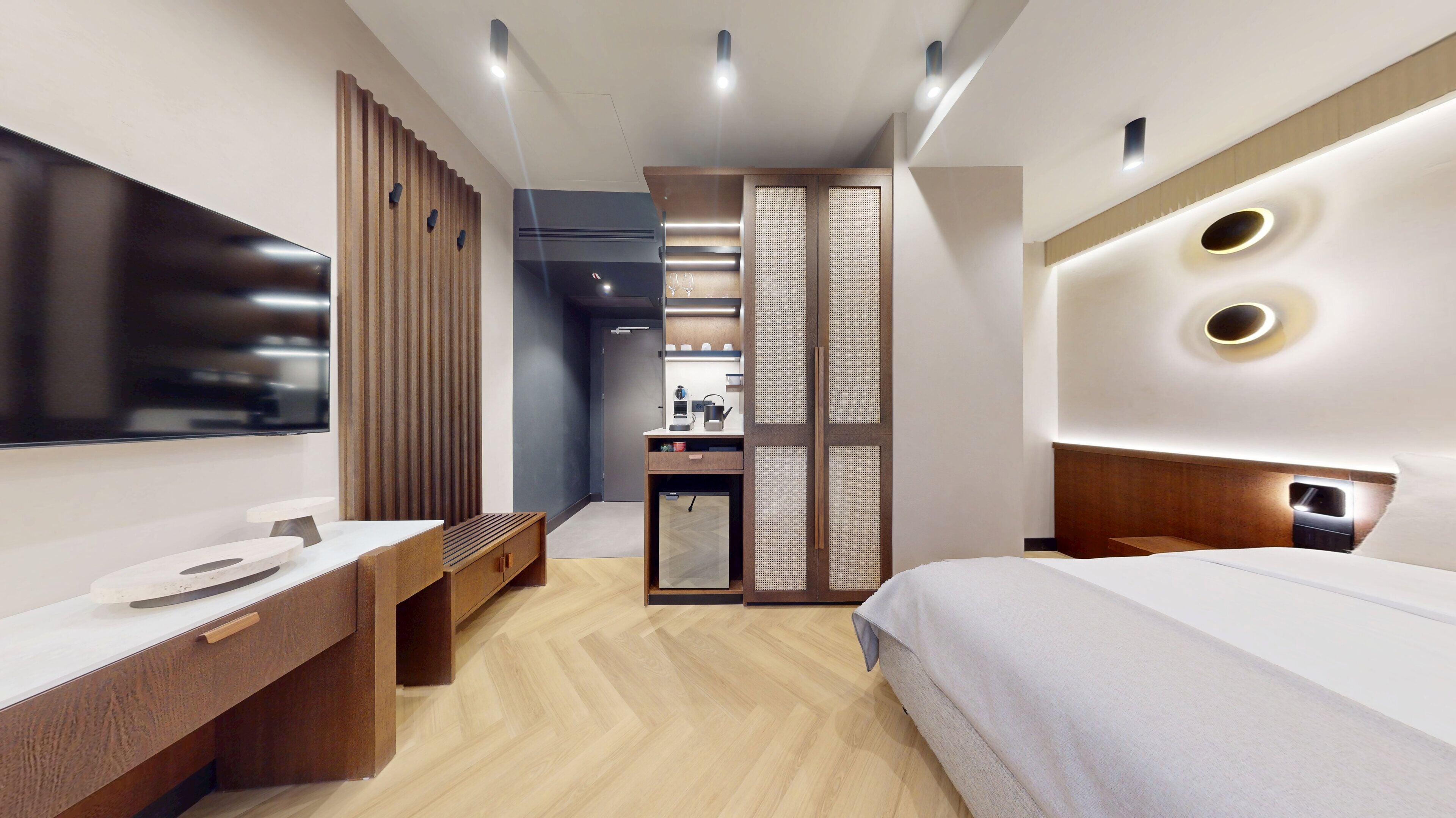 Classic Double Room | Minibar, in-room safe, desk, blackout curtains