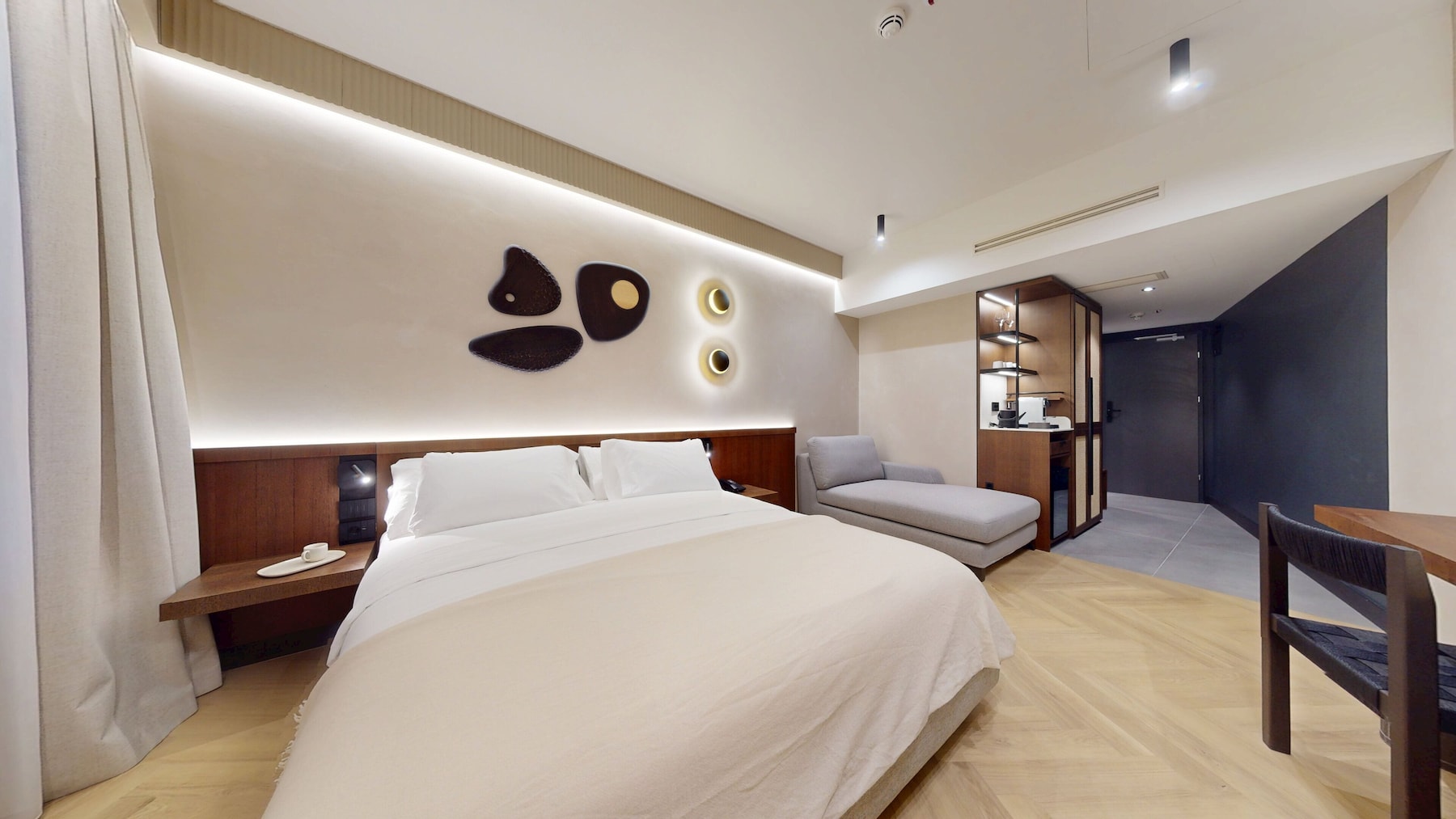 Familienstudio | Minibar, Zimmersafe, Schreibtisch, Verdunkelungsvorhänge