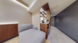 Family Studio | Minibar, in-room safe, desk, blackout curtains - Trianon Hotel (Bucharest)