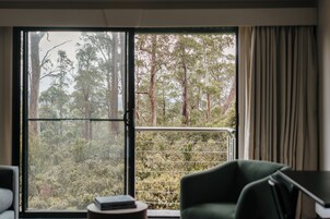 Decoración personalizada, muebles diferentes y escritorio 