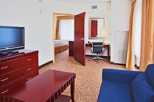 Suite, 1 King Bed with Sofa bed (Addl Living Area)