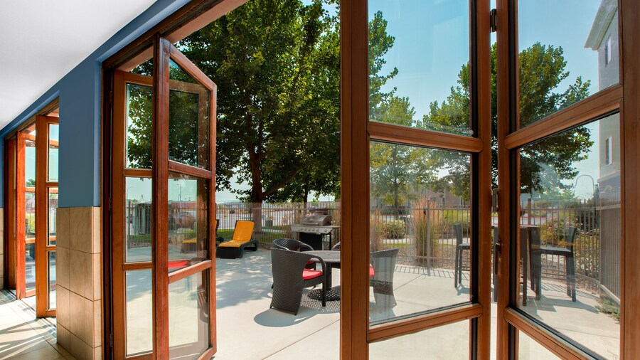 Holiday Inn Express & Suites Ontario by IHG