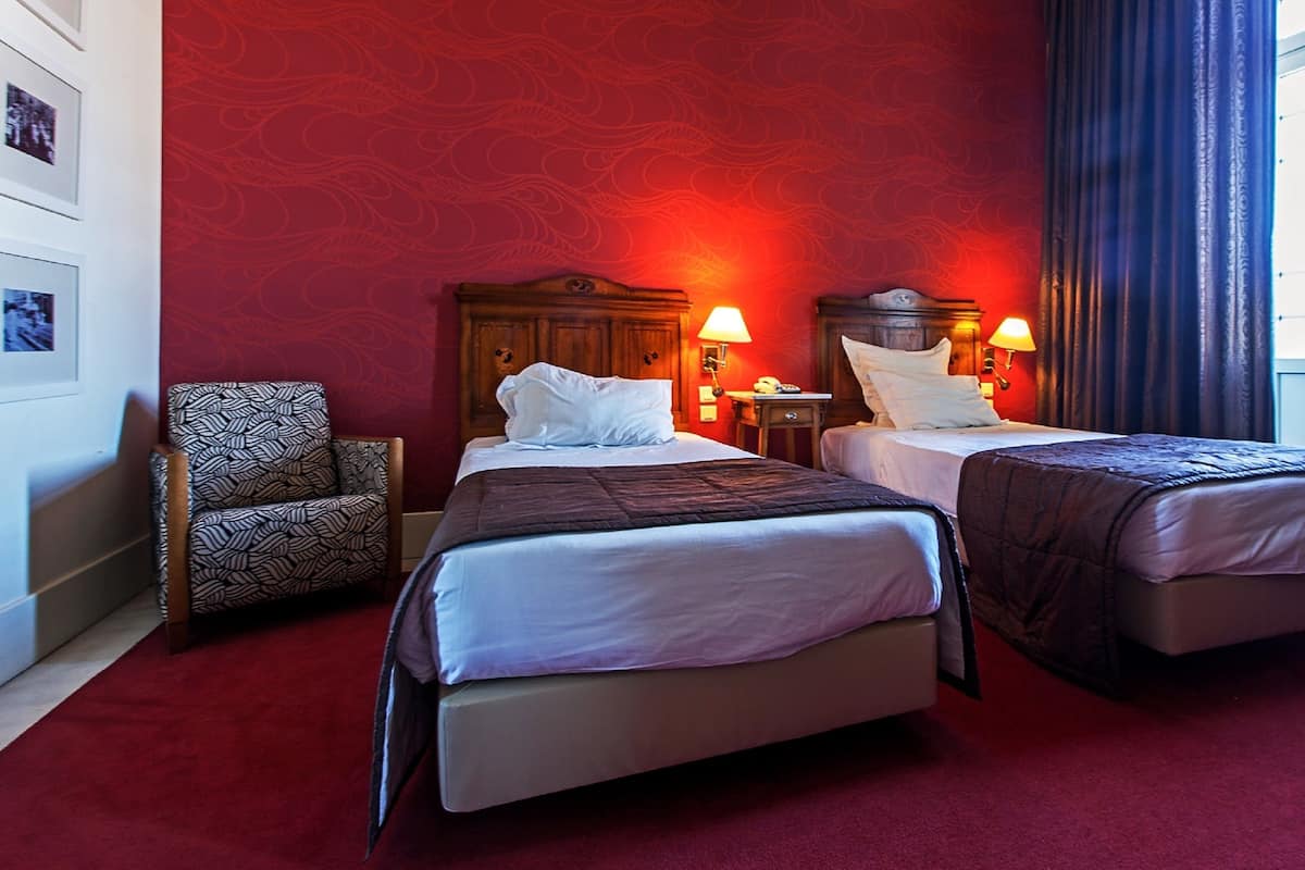1 bedroom, hypo-allergenic bedding, minibar, in-room safe