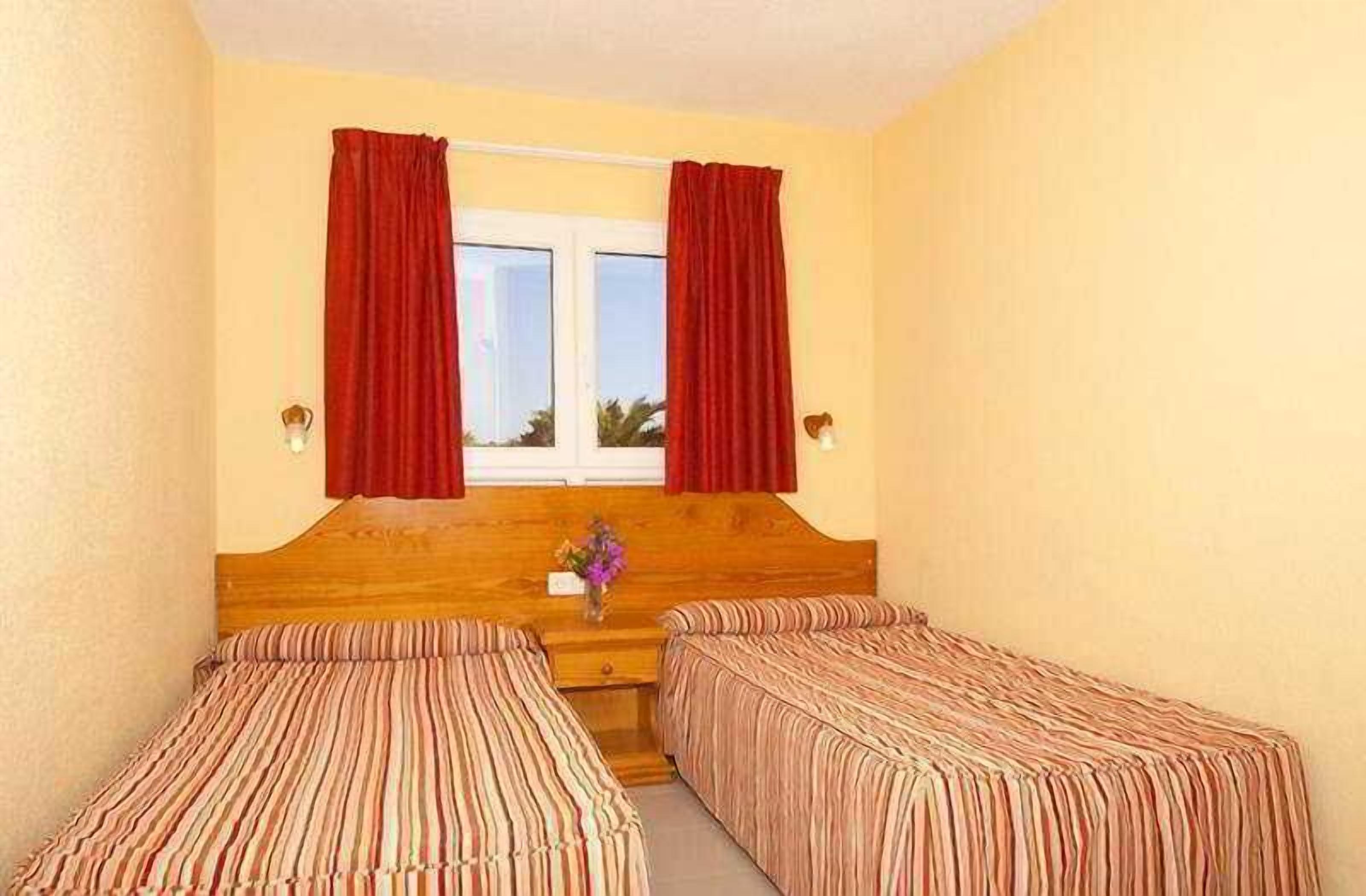 1 bedroom, in-room safe, iron/ironing board, free cots/infant beds