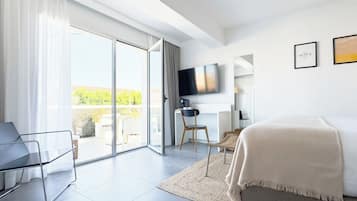 1 bedroom, in-room safe, desk, free WiFi