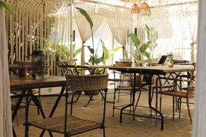 Couples’ dining