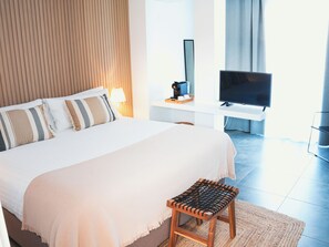 In-room safe, desk, free WiFi, bed sheets - Hotel Rhys Denia - Only Adults (Denia)
