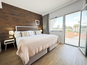 In-room safe, desk, free WiFi, bed sheets - Hotel Boutique Villamor - Only Adults (Denia)