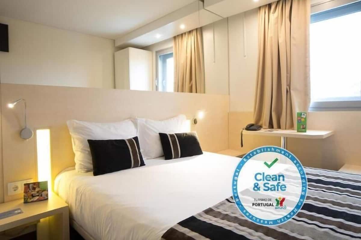 In-room safe, desk, blackout drapes, soundproofing