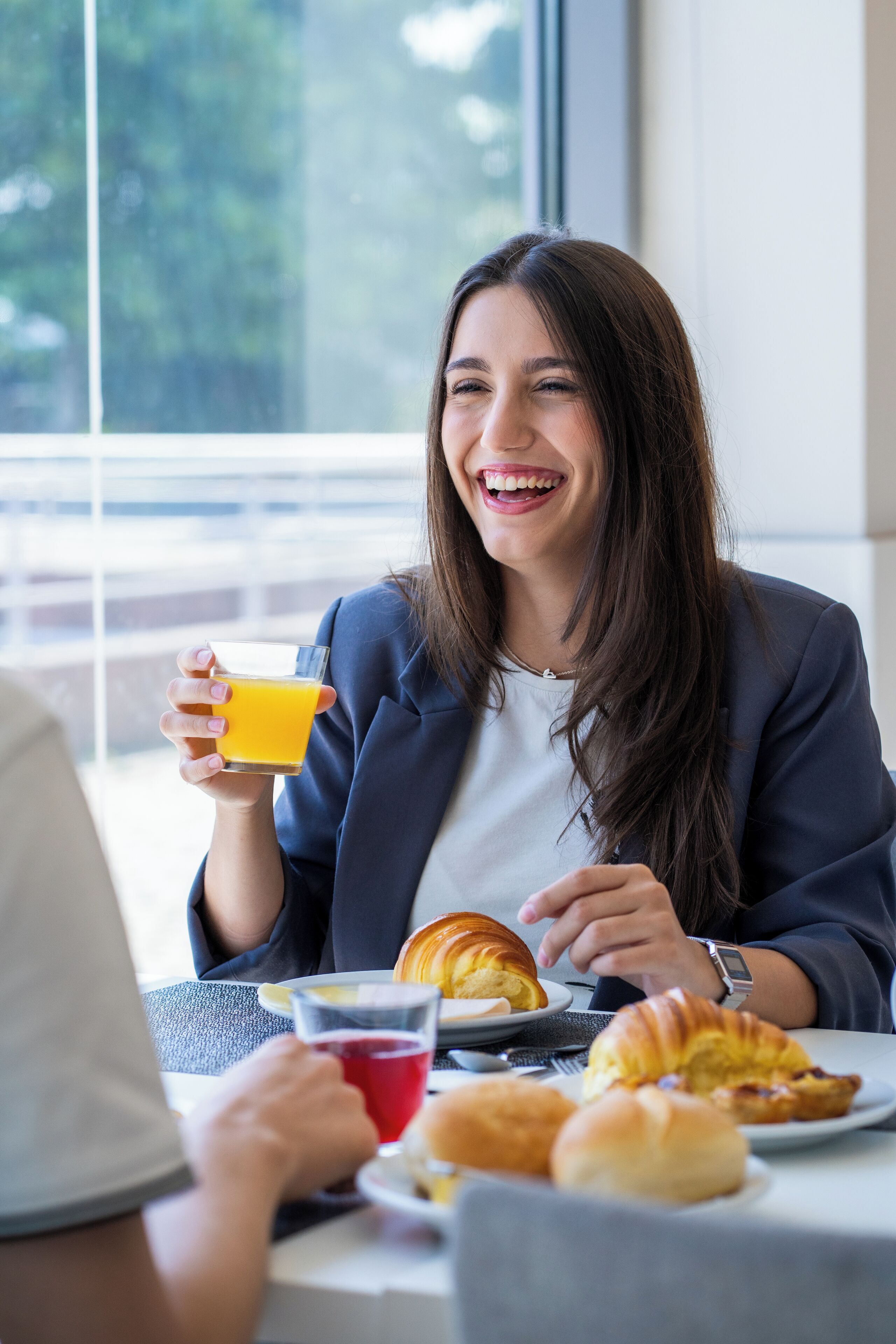 Tägliches Frühstücksbuffet (10.50 EUR pro Person)