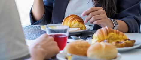 Daily buffet breakfast (EUR 10.50 per person)