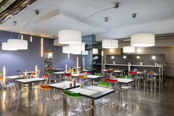 Daily buffet breakfast (EUR 18 per person) - Petit Palace Plaza Mayor (Madrid)