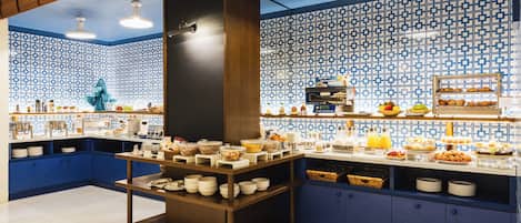 Free daily buffet breakfast