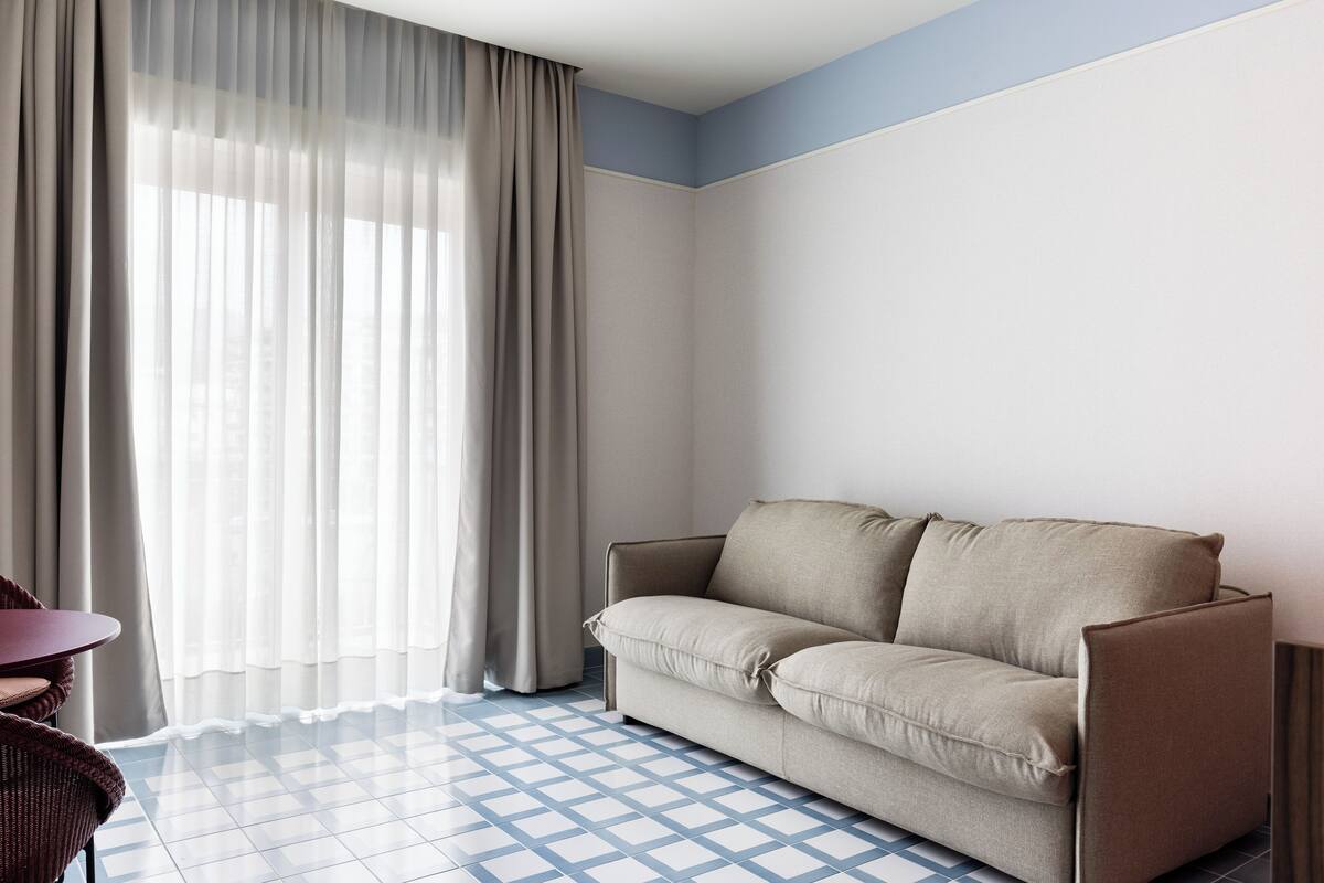 suite | 1 bedroom, premium bedding, minibar, in-room safe