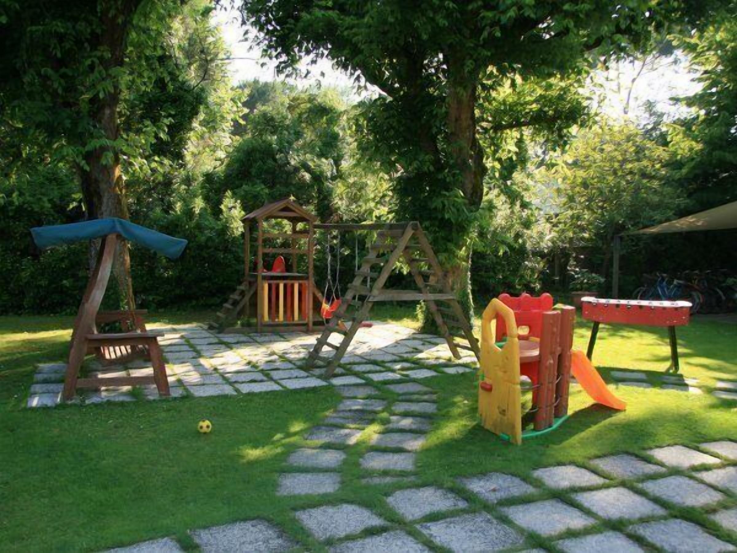 children’s play area – outdoor