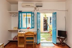 豪華平房 (Studio) | 房內夾萬、書桌、熨斗/熨衫板、免費 Wi-Fi