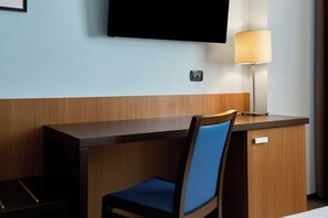 Down duvets, minibar, in-room safe, desk - Four Points Flex by Sheraton Bologna Airport (Bologna)