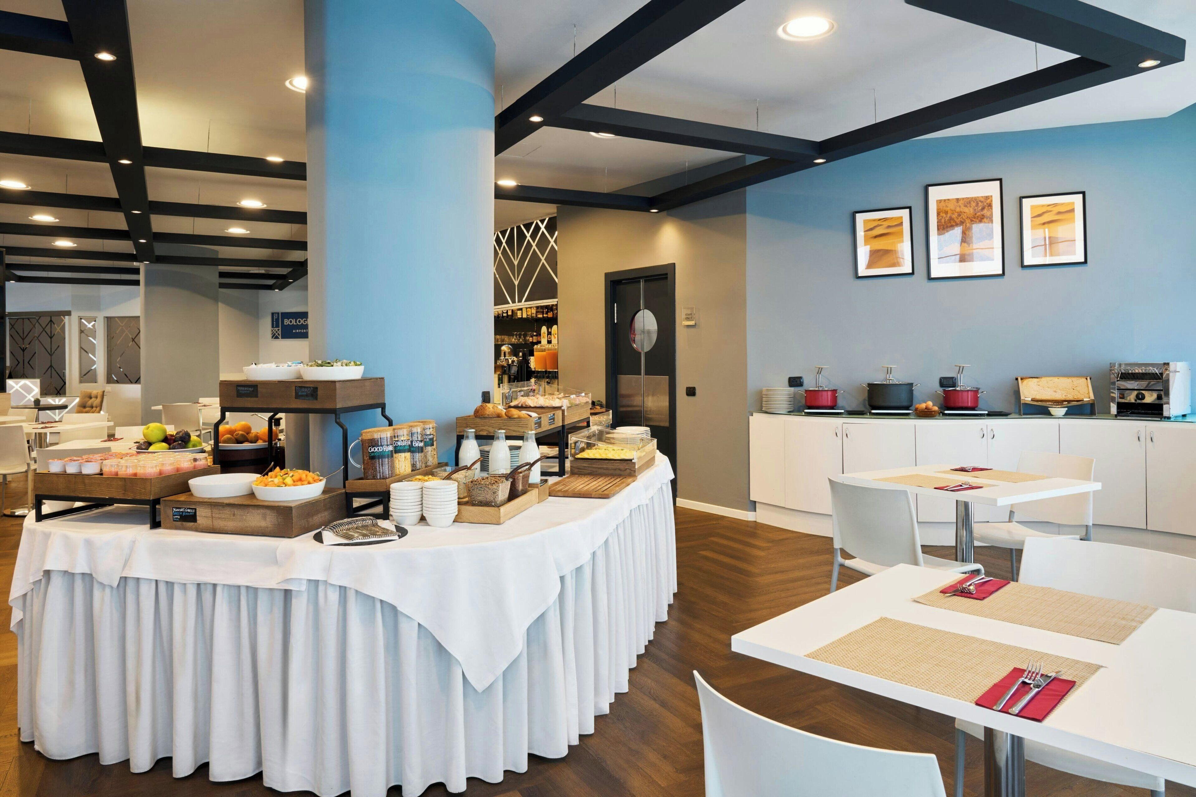 Petit déjeuner buffet servi tous les jours en supplément